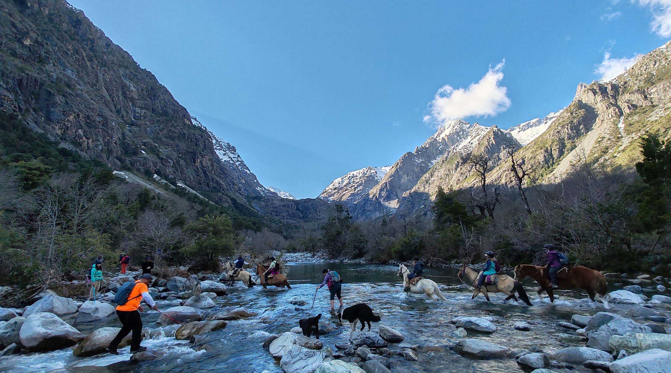 trekking a la cascada las animas con rutas del achibueno